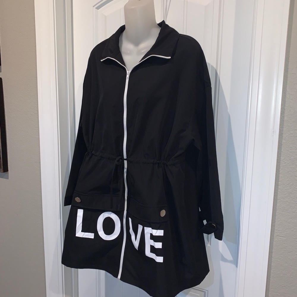 Black Zip Up Jacket That says LOVE - Picture 11 of 12